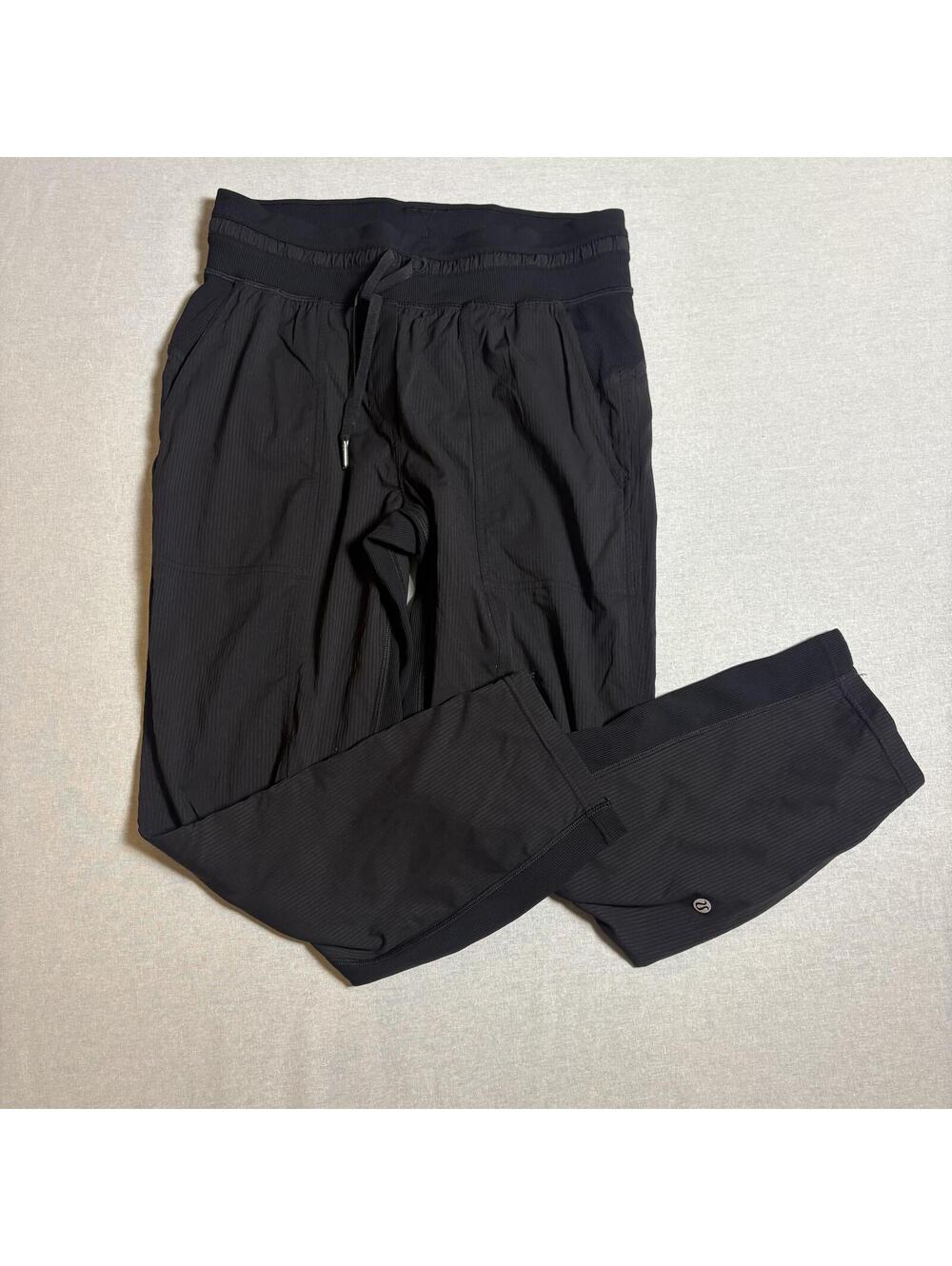 Lululemon Dance Studio Mid-Rise Crop Joggers Black Size 6 - Picture 2 of 7